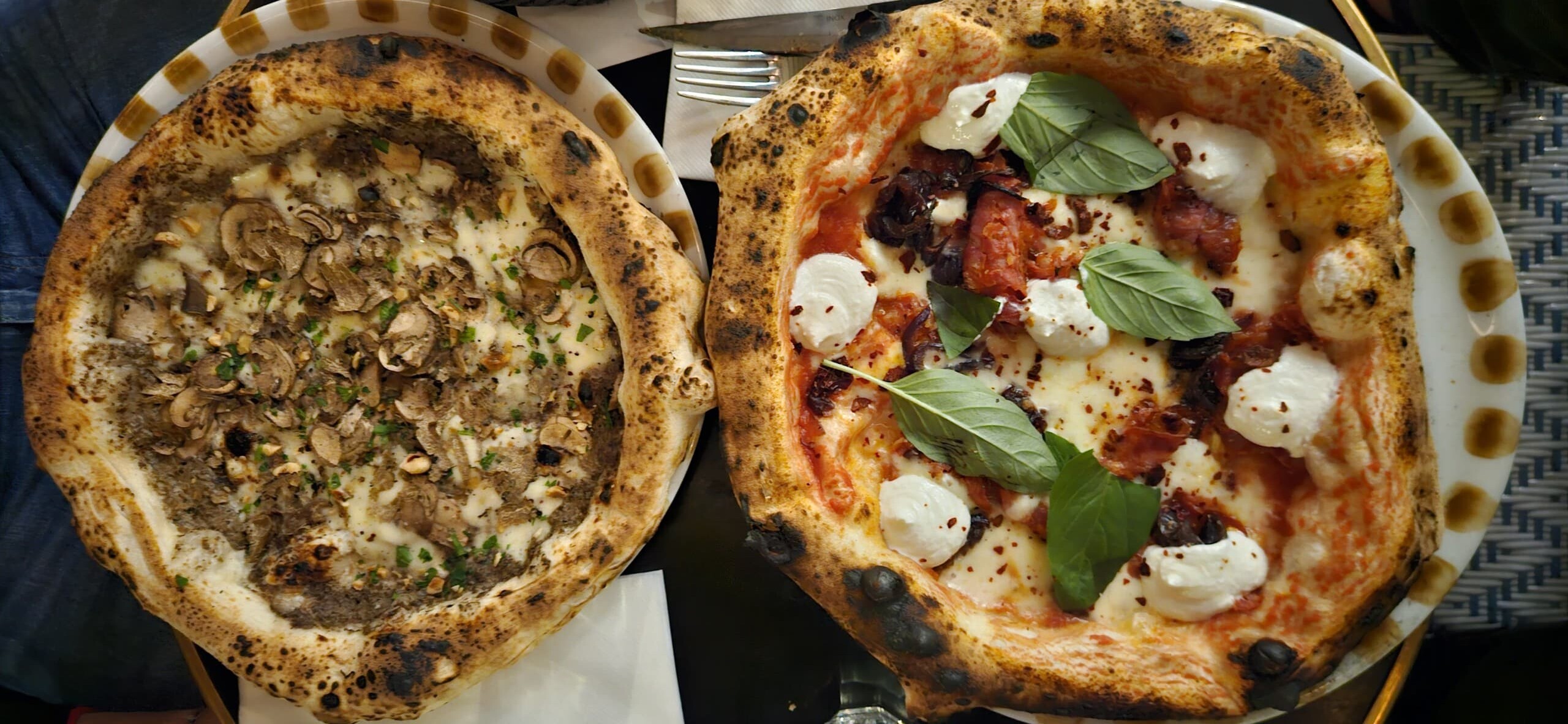 Pizza Piccante napolitaine dégustée chez Peppe à Paris